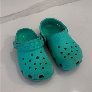 Crocs Kids Classic Clog in Teal